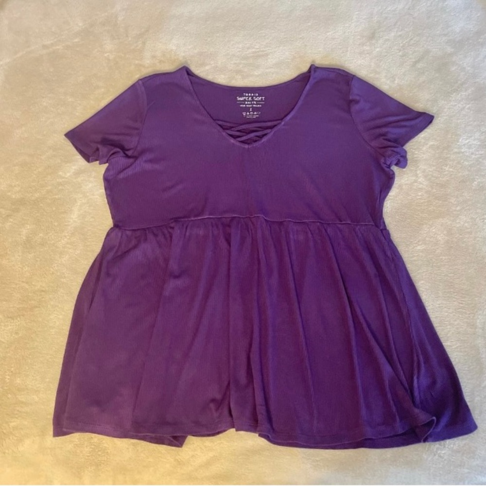 Torrid Super Soft Ribbed V-Neck
Babydoll Top - Size 2X